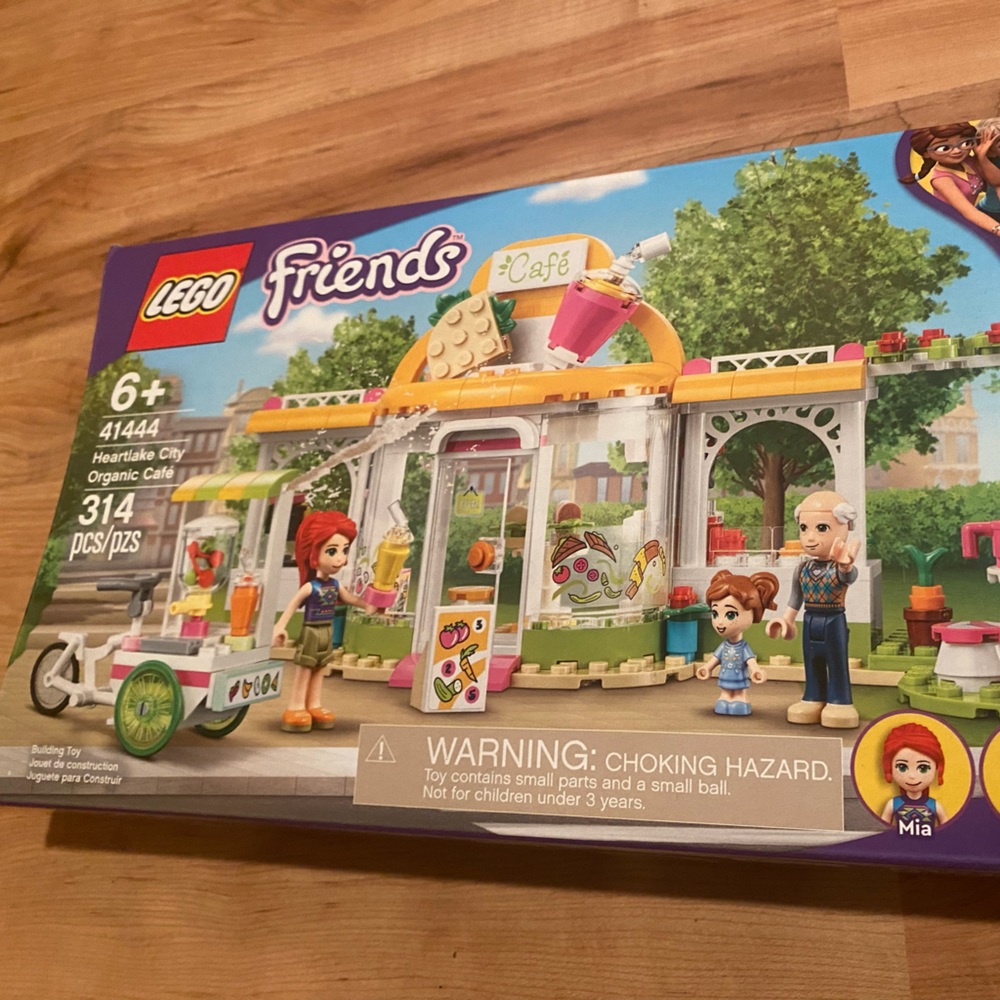 Lego Friends Heartlake City Organic Cafe!!!!